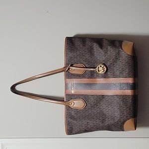 Micheal Kors Handbag